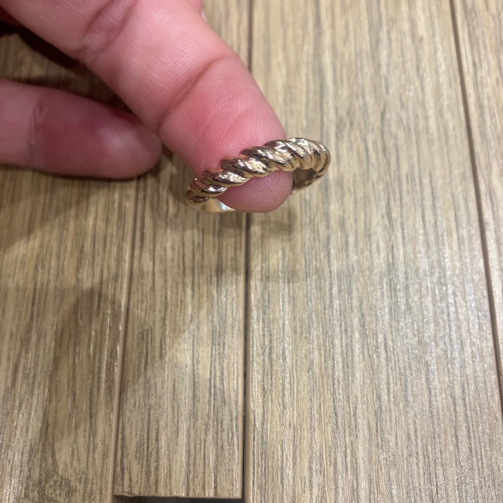 H&M ring 💍 - Picture 4 of 5